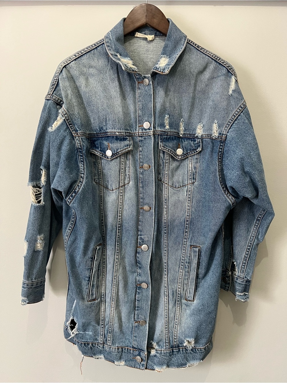 Essue Ripped Long Jean Jacket